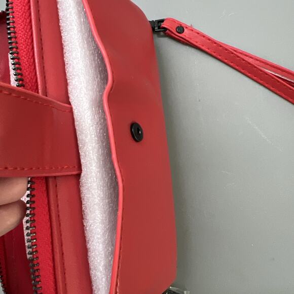 NWT Badgley Mischka Wristlet Red Quilted Wallet Strap Vegan Leahter - Picture 7 of 11